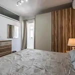 Modern Seafront! Apartment