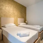 Apartment Modern Seafront! Kalkara
