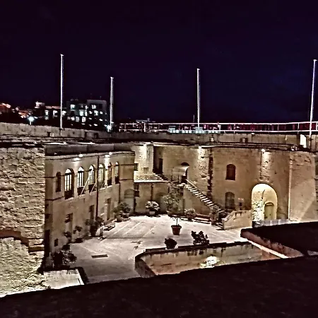 Modern Seafront! * Kalkara