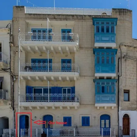 Modern Seafront! Kalkara