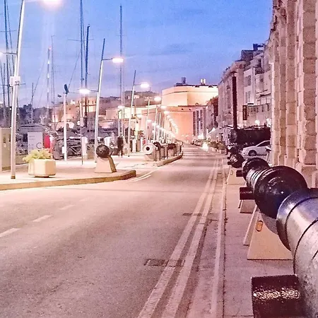 Διαμέρισμα Modern Seafront!