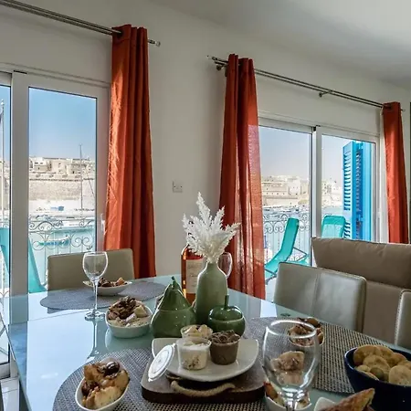 Modern Seafront! * Kalkara