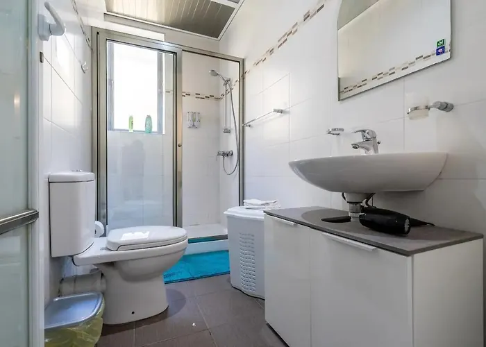 Modern Seafront! Lägenhet