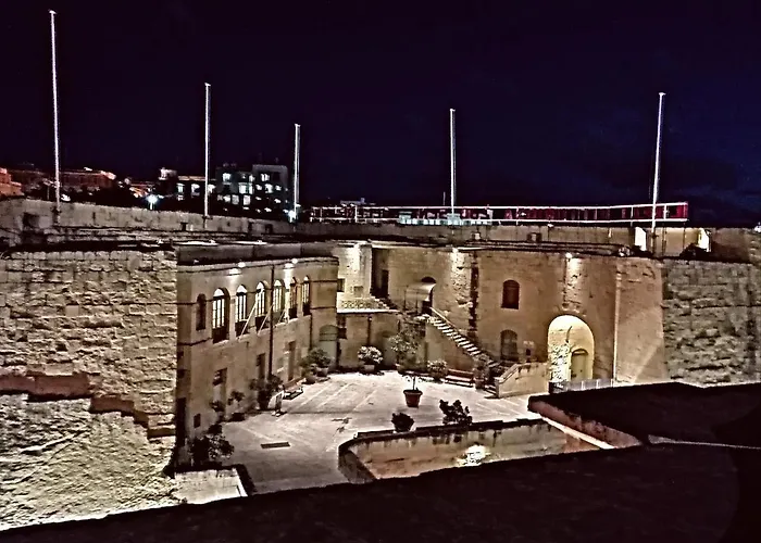 Modern Seafront! * Kalkara