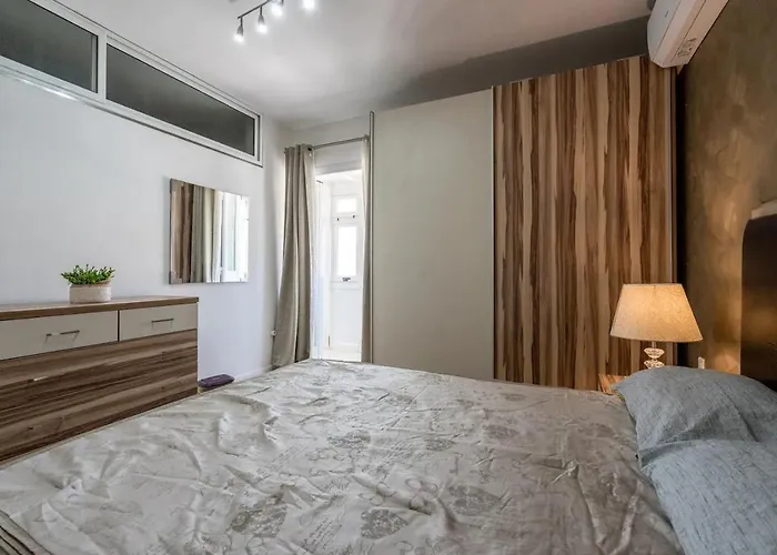 Modern Seafront! Lägenhet