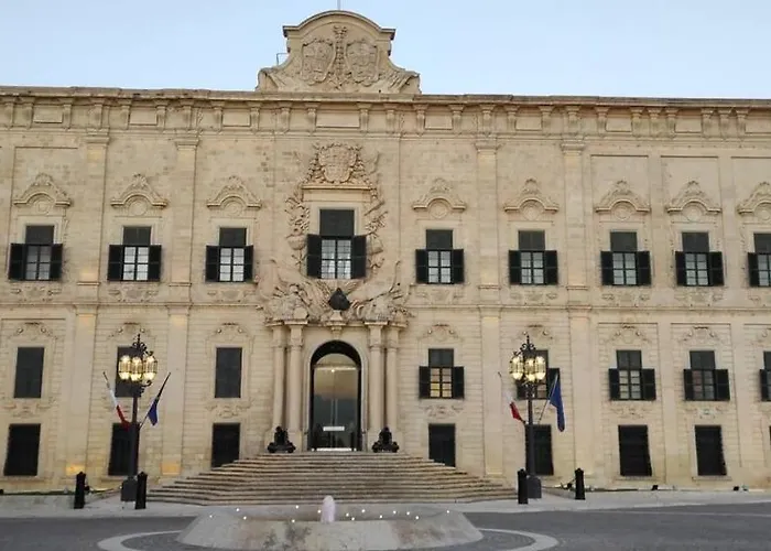 Lägenhet Modern Seafront! Kalkara