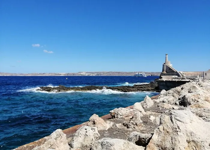 Modern Seafront! * Kalkara