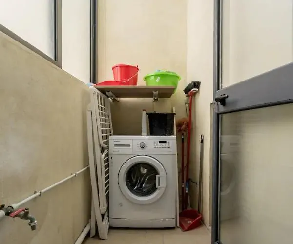 Lägenhet Modern Seafront! Kalkara