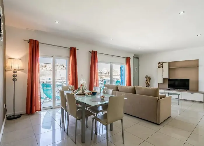 Modern Seafront! Kalkara