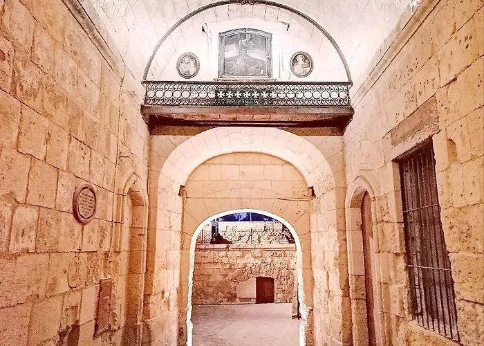 Modern Seafront! * Kalkara