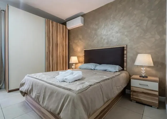 Modern Seafront! Kalkara